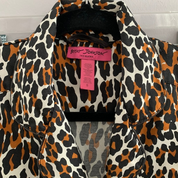 Betsey Johnson Leopard Print Pajama Set S - Picture 2 of 7